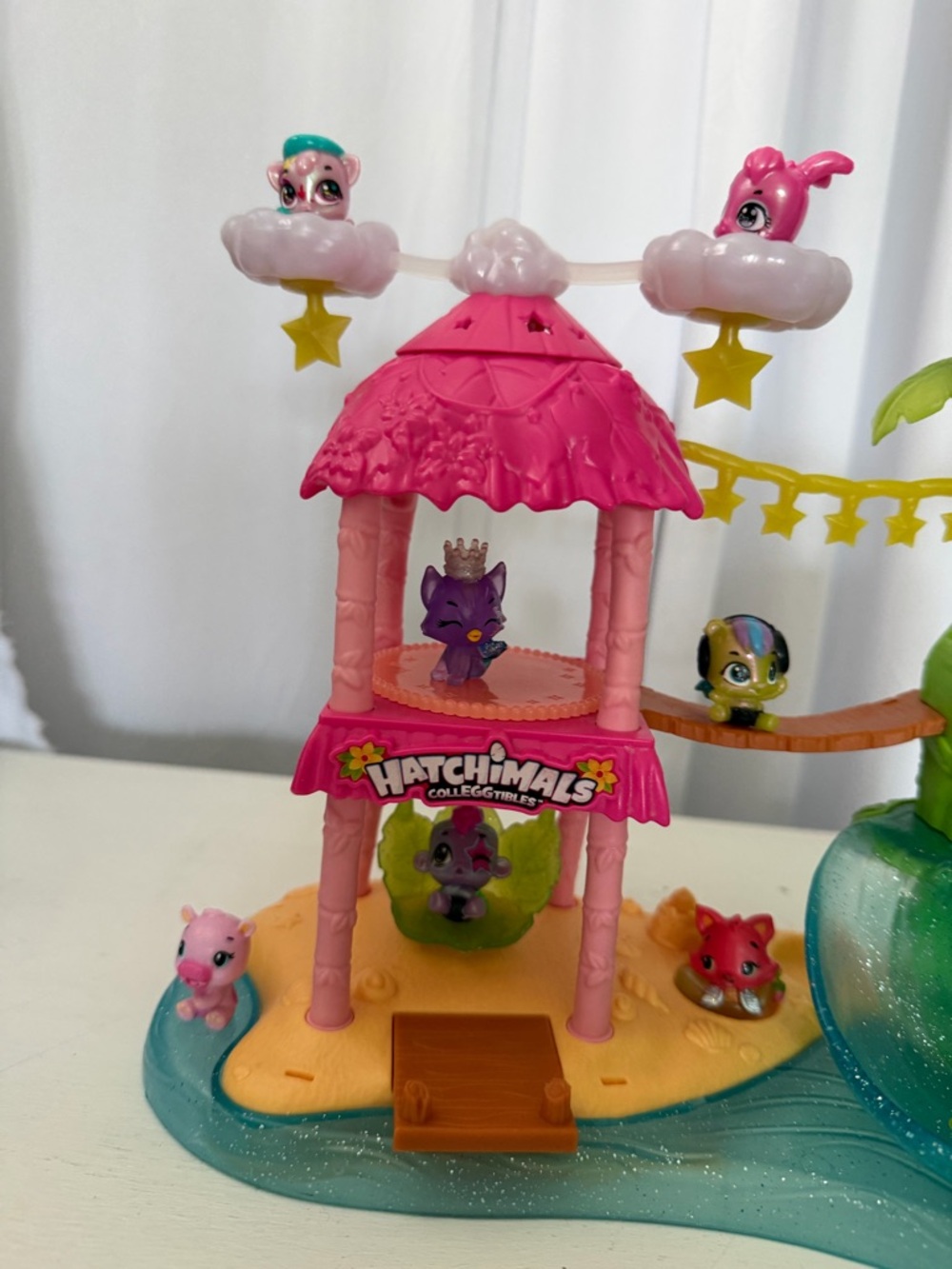 Hatchimals Tropical Playset with working lights and music - Picture 9 of 16